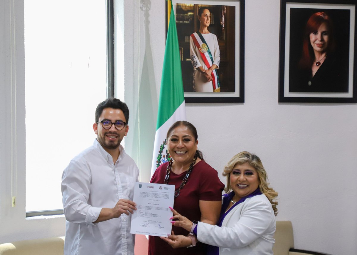COBACAM ENTREGA NOMBRAMIENTOS A DOCENTES