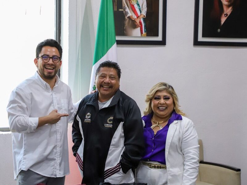 COBACAM ENTREGA NOMBRAMIENTOS A DOCENTES