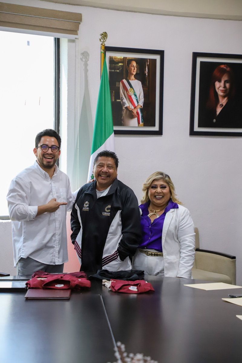 COBACAM ENTREGA NOMBRAMIENTOS A DOCENTES