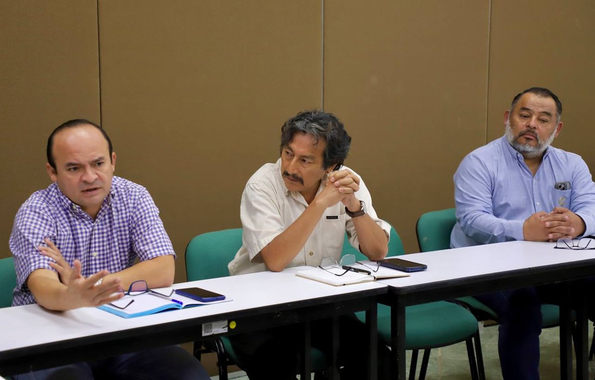 SESIONA MESA INTERINSTITUCIONAL EN EL COBACAM