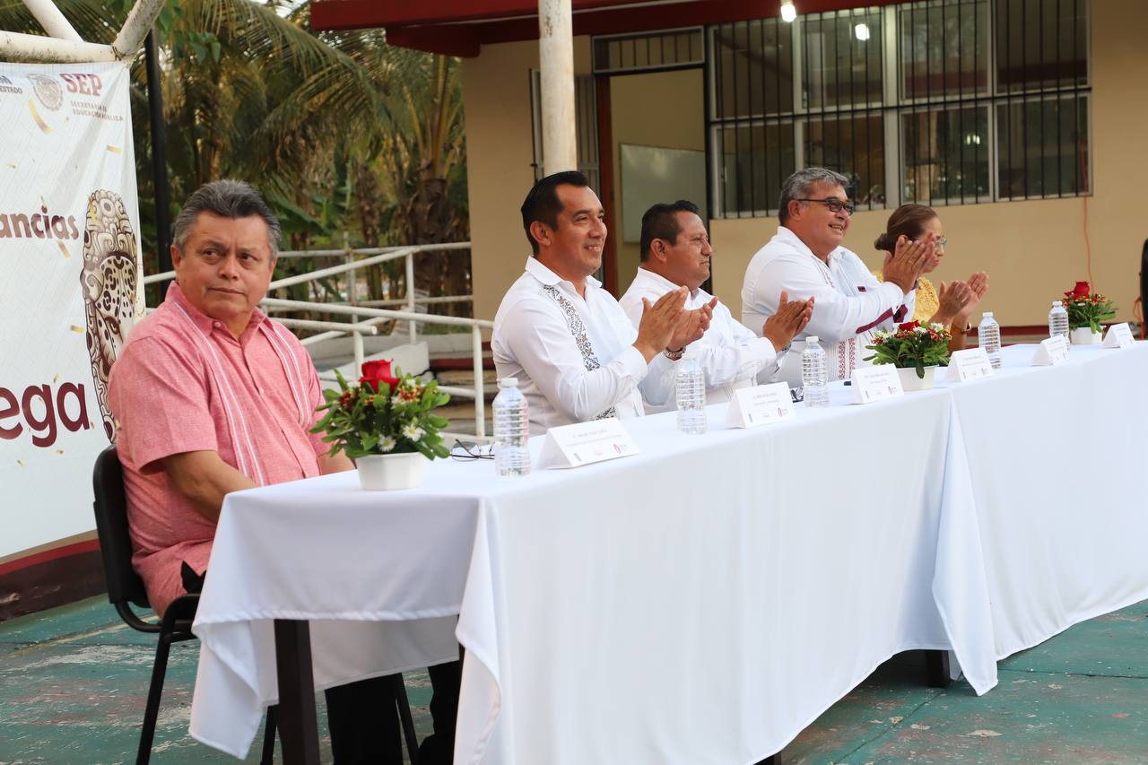 ICATCAM REALIZA ENTREGA DE CONSTANCIAS A ALUMNOS DEL ICAT PLANTEL ESCÁRCEGA