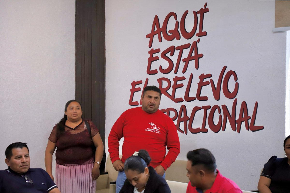REALIZAN TRÁMITES DE PASAPORTE ALUMNOS DE COBACAM QUE VIAJARÁN A INGLATERRA