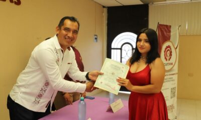 ICAT PLANTEL CHAMPOTÓN ENTREGA CONSTANCIAS A ALUMNOS QUE FINALIZARON CURSOS DE CAPACITACIÓN EXITOSAMENTE