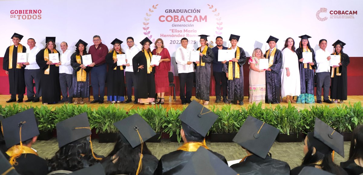 EGRESAN 252 ALUMNOS DEL COBACAM CHINÁ, PICH Y LERMA