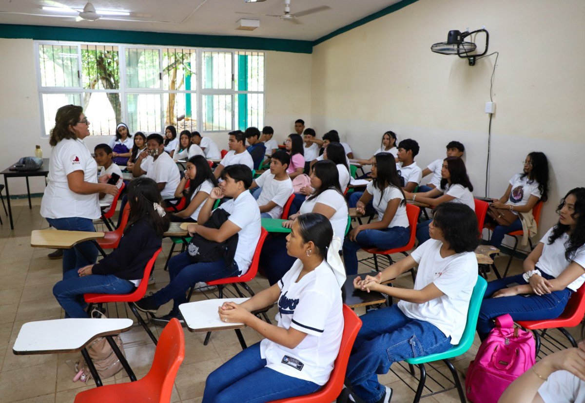 DAN BIENVENIDA A ALUMNOS DE NUEVO INGRESO EN EL COBACAM