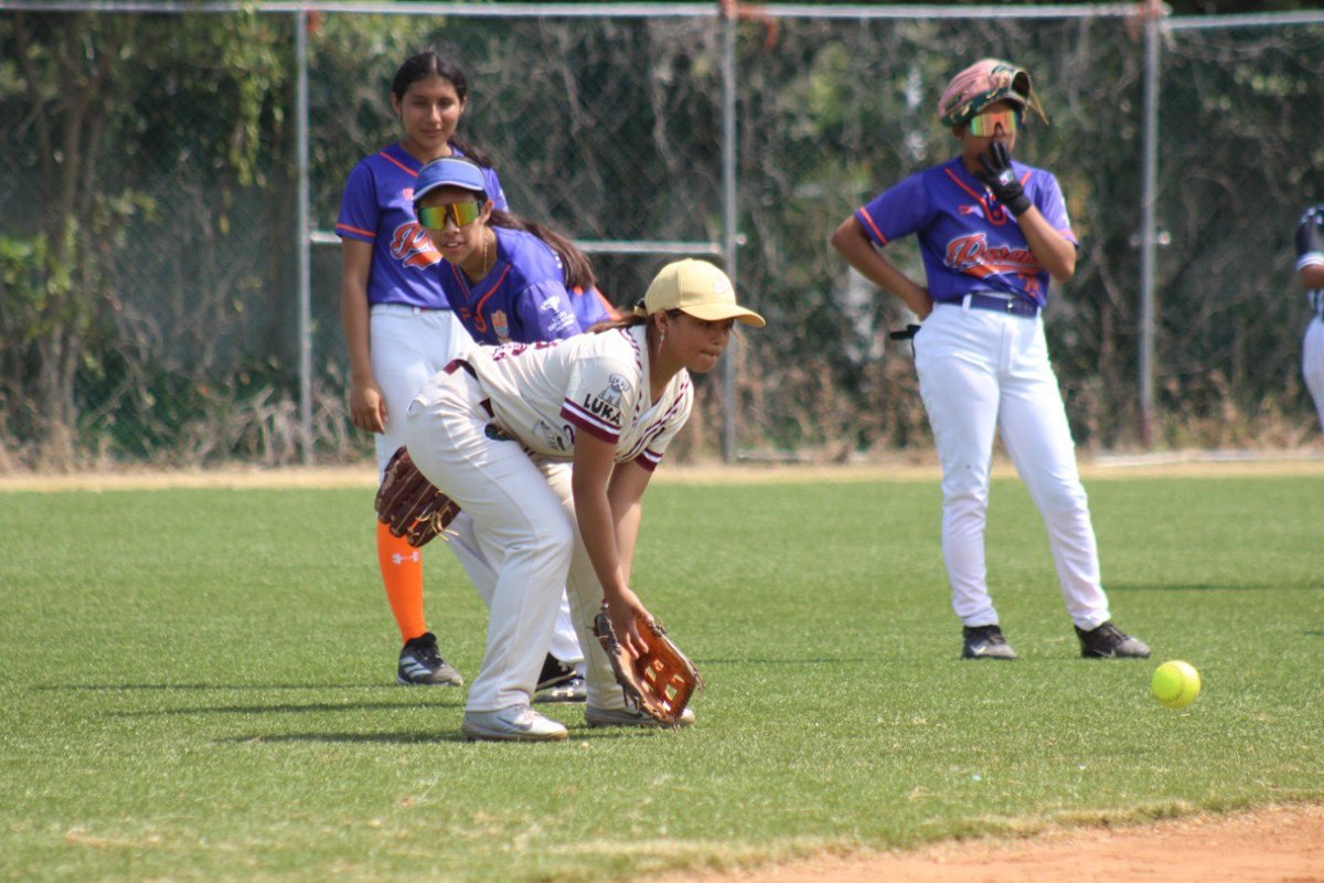 BUENA PARTICIPACIÓN EN ESTATAL DE SOFTBOL