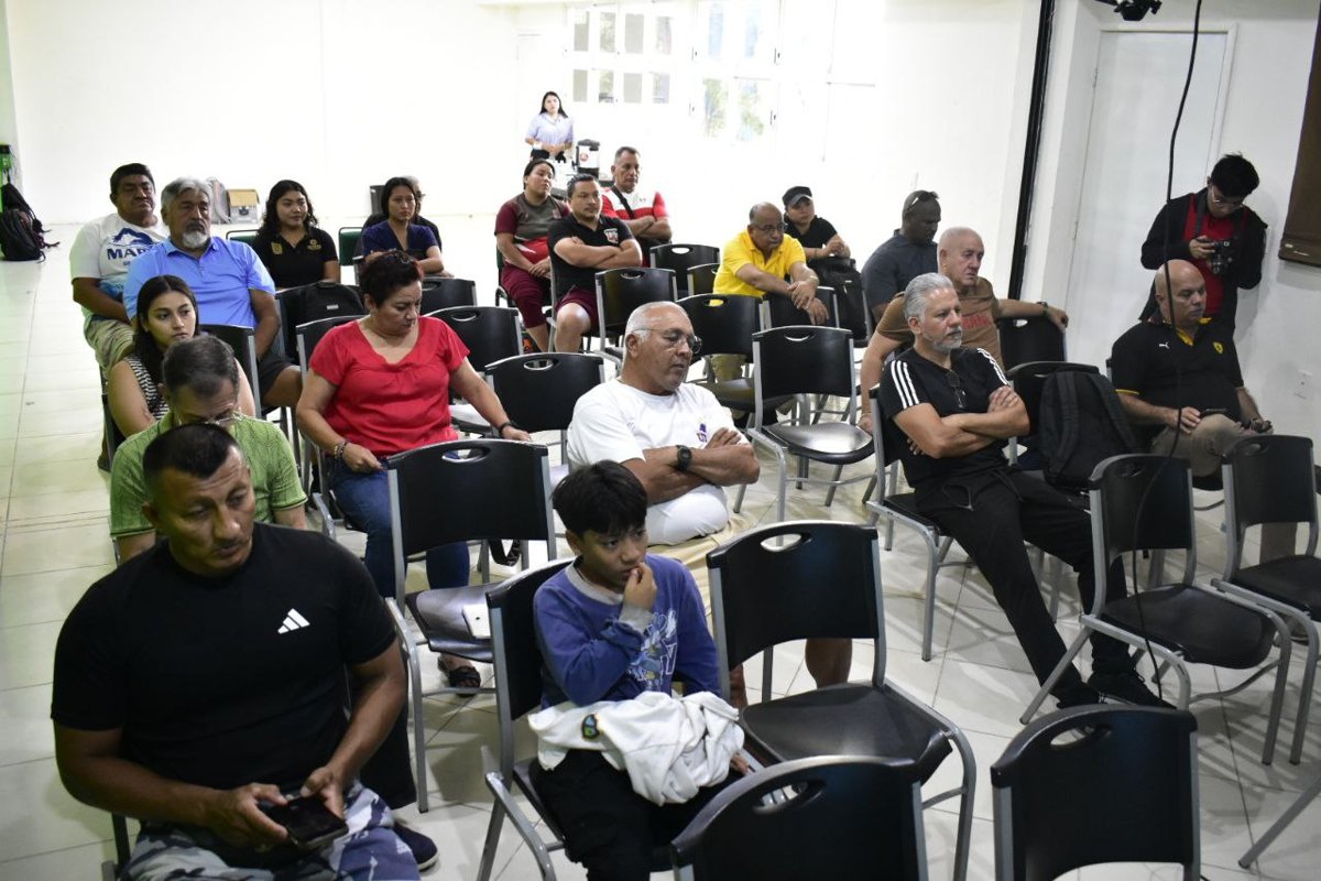 TERMINA CURSO DE ACTUALIZACIÓN PARA ENTRENADORES Y PERSONAL DEL INDECAM