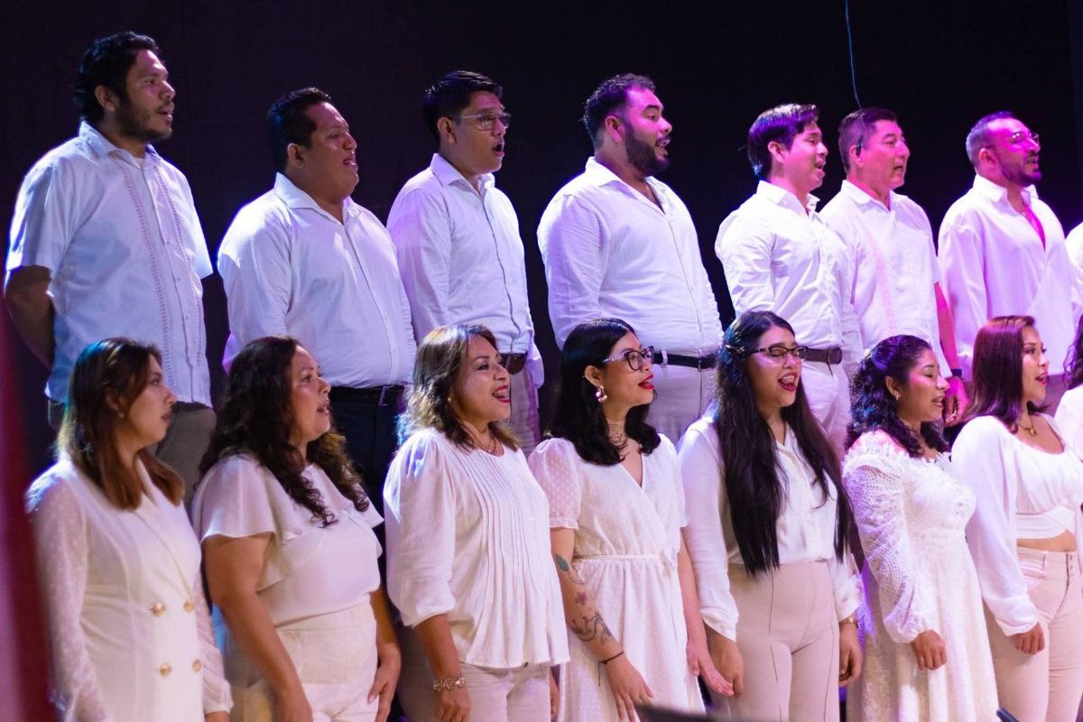 “VOCES DEL CLAUSTRO” DELEITA CON CANCIONES PARA TODOS