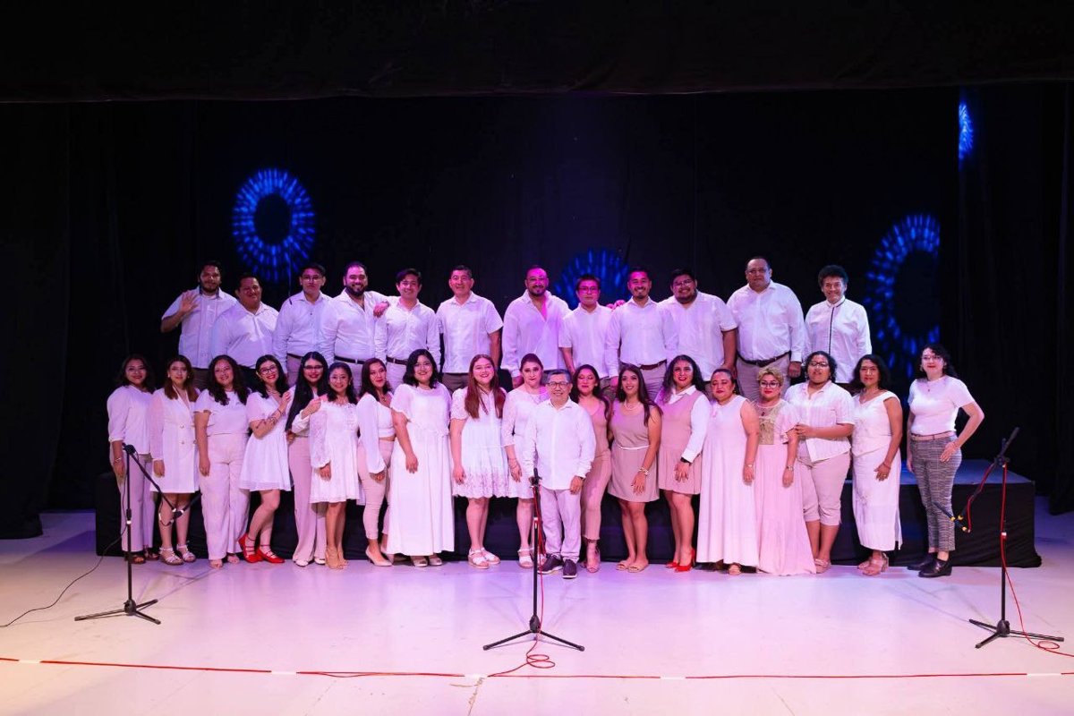“VOCES DEL CLAUSTRO” DELEITA CON CANCIONES PARA TODOS