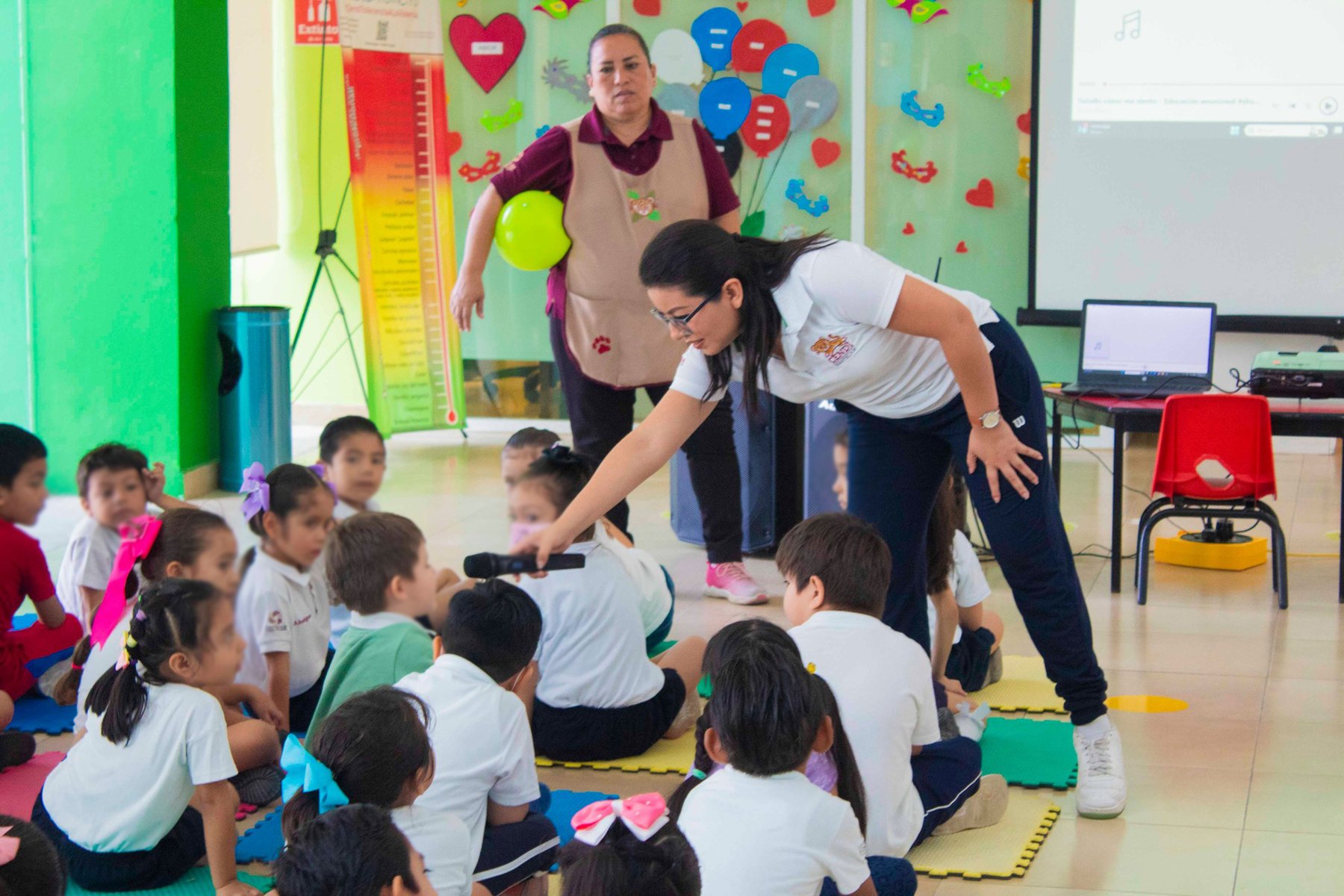 TALLER SOCIOEMOCIONAL "CONOCIENDO MIS EMOCIONES" EN EL CENDI ISSSTECAM