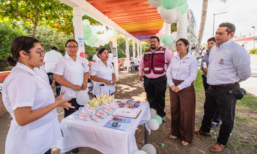 LLEVAN SALUD EN TU BARRIO A LA COLONIA TIERRA Y LIBERTAD DE CD DEL CARMEN