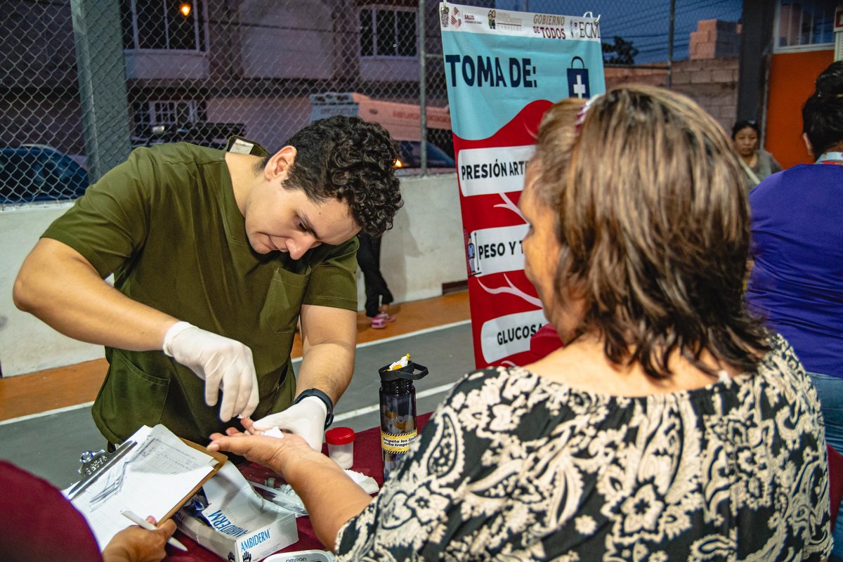PREVÉN ENFERMEDADES EN LA COLONIA ESPERANZA CON SALUD EN TU BARRIO