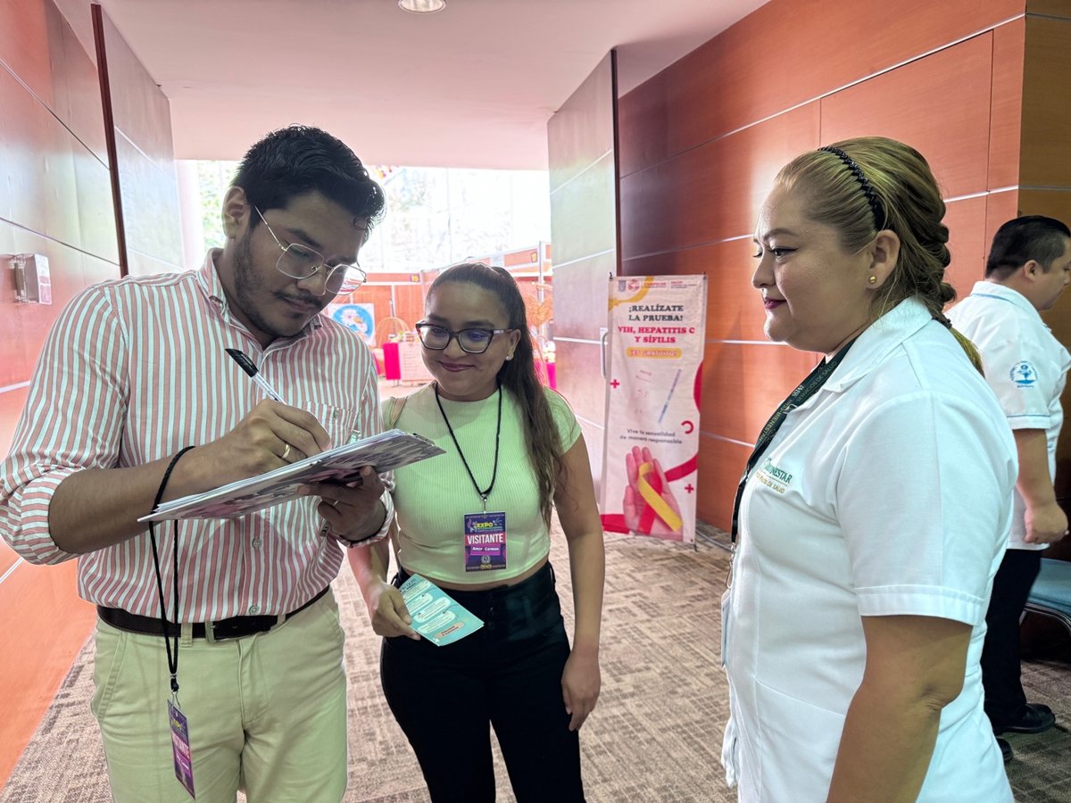 LLEVA “SALUD EN TU BARRIO” ATENCIÓN GRATUITA A LA FERIA DEL CARMEN 2025
