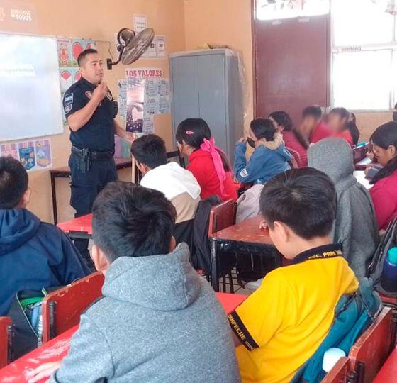SPSC IMPARTE PLÁTICA PREVENTIVA Y OBRA GUIÑOL SOBRE ADICCIONES EN TIKINMUL