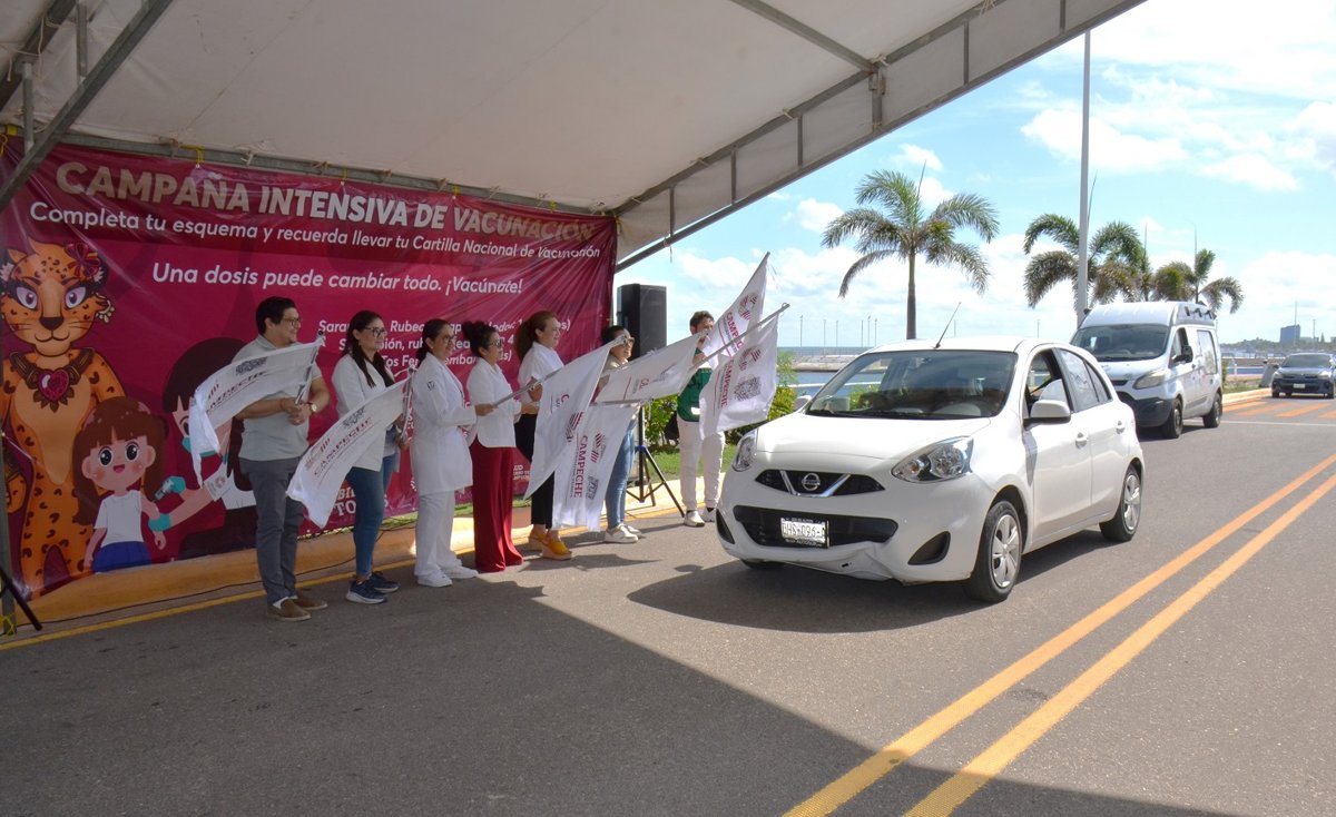 PARTICIPA POBLACIÓN EN CAMPAÑA “VACÚNATE EN TU AUTO”