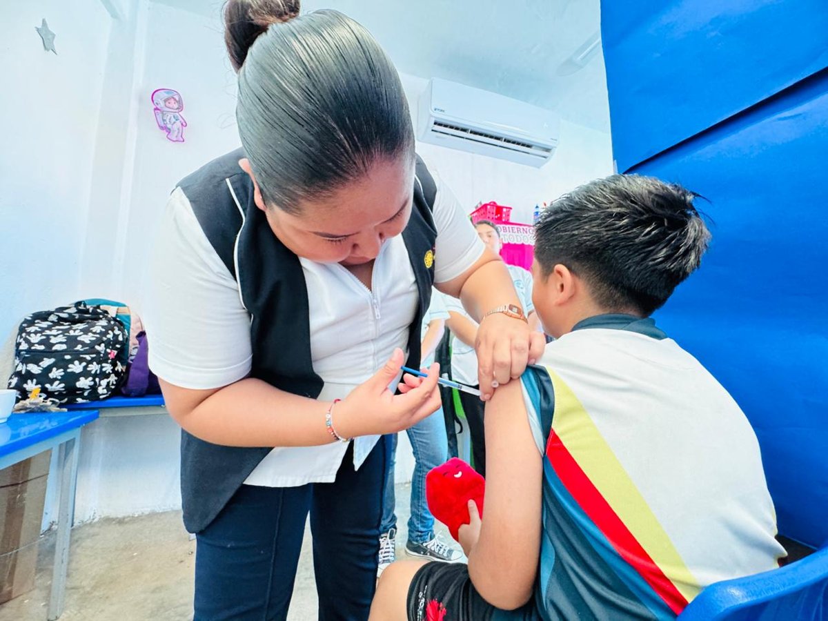 INTENSIFICAN ACCIONES DE VACUNACIÓN CONTRA EL VPH EN CARMEN