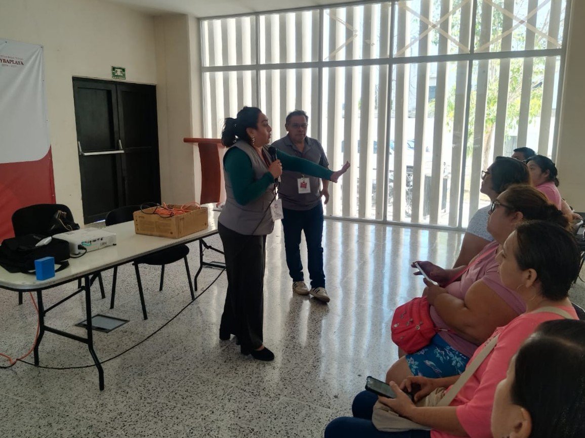 CAPACITA COPRISCAM A MANEJADORES DE ALIMENTOS PARA EVITAR RIESGOS SANITARIOS EN SEMANA SANTA