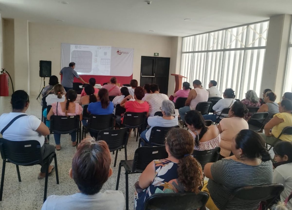 CAPACITA COPRISCAM A MANEJADORES DE ALIMENTOS PARA EVITAR RIESGOS SANITARIOS EN SEMANA SANTA