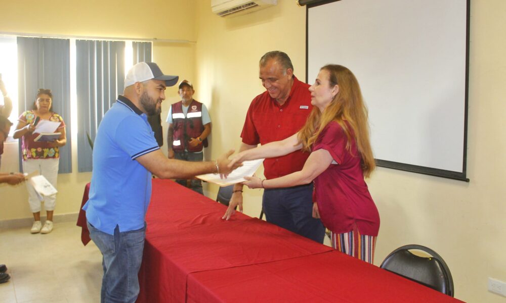 CODESVI ENTREGA PRIMERAS VIVIENDAS JAGUAR EN EL MUNICIPIO DE ESCÁRCEGA