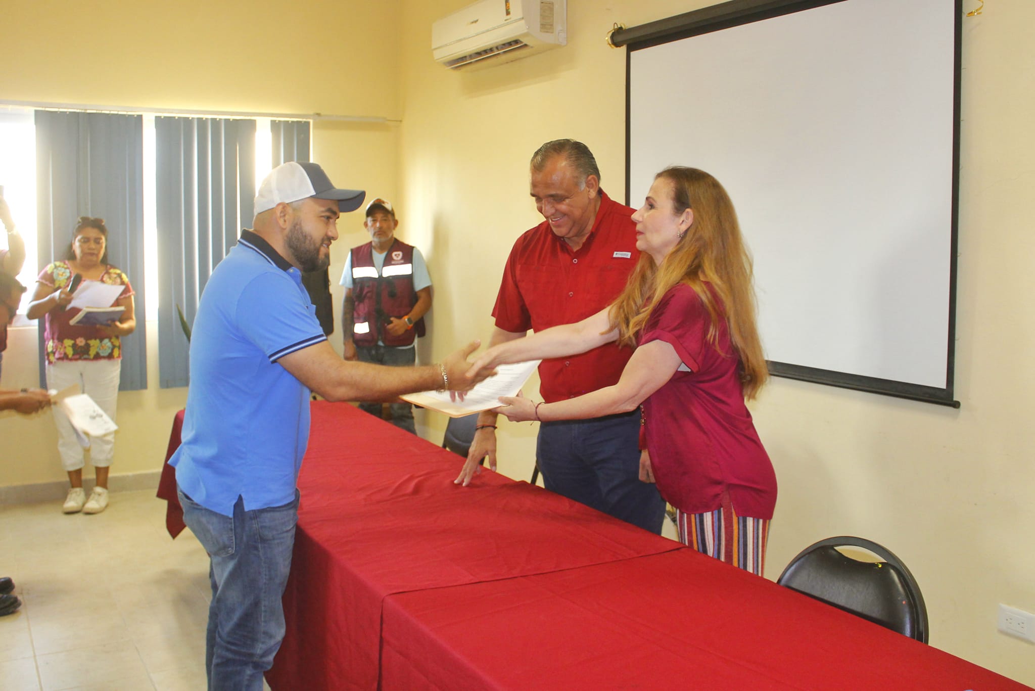 CODESVI ENTREGA PRIMERAS VIVIENDAS JAGUAR EN EL MUNICIPIO DE ESCÁRCEGA